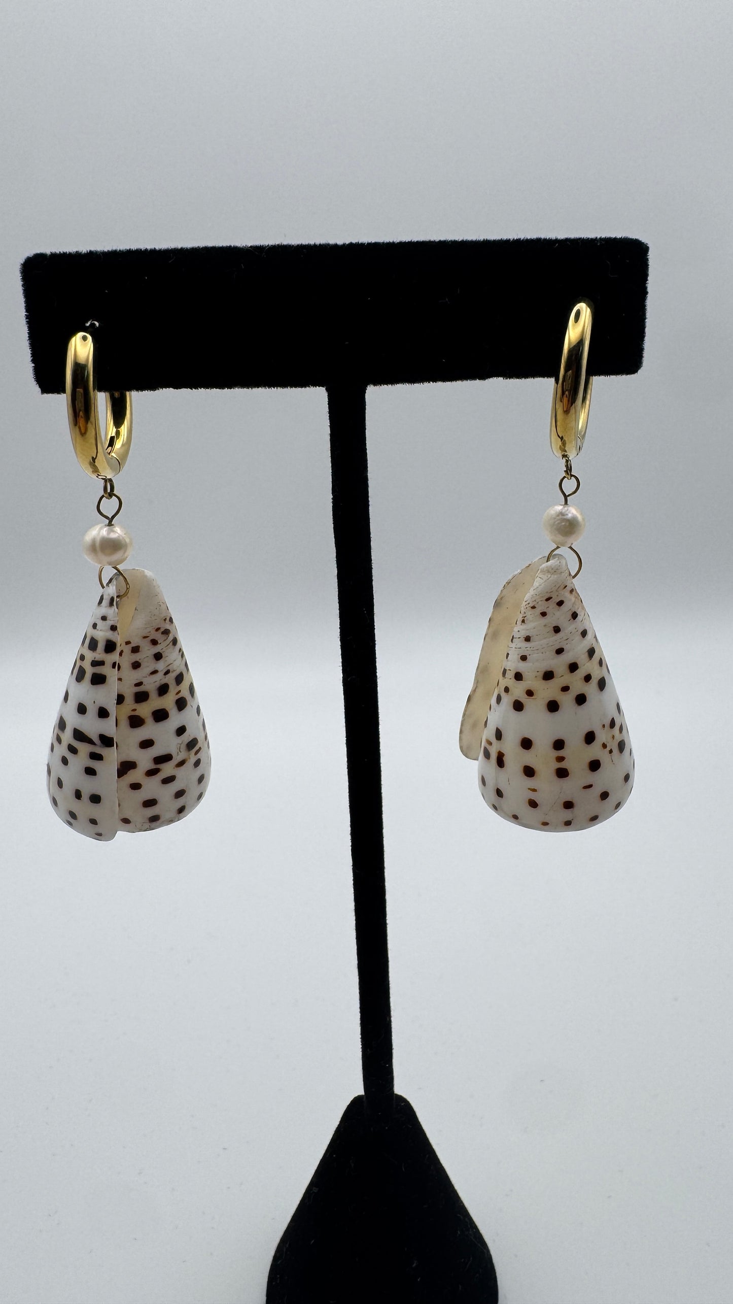 The REEF Pearl Earrings