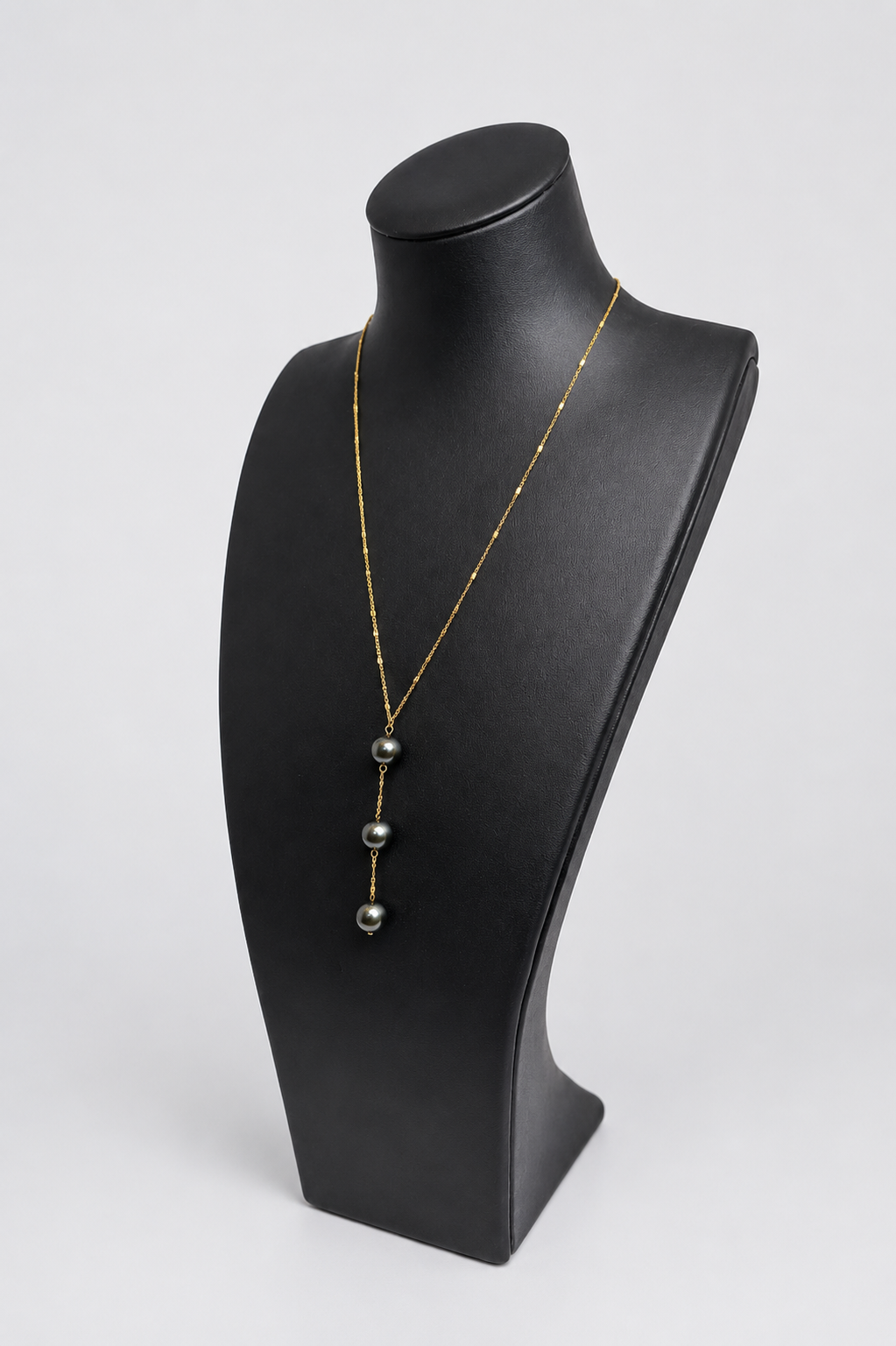 Ekolu Wai Necklace