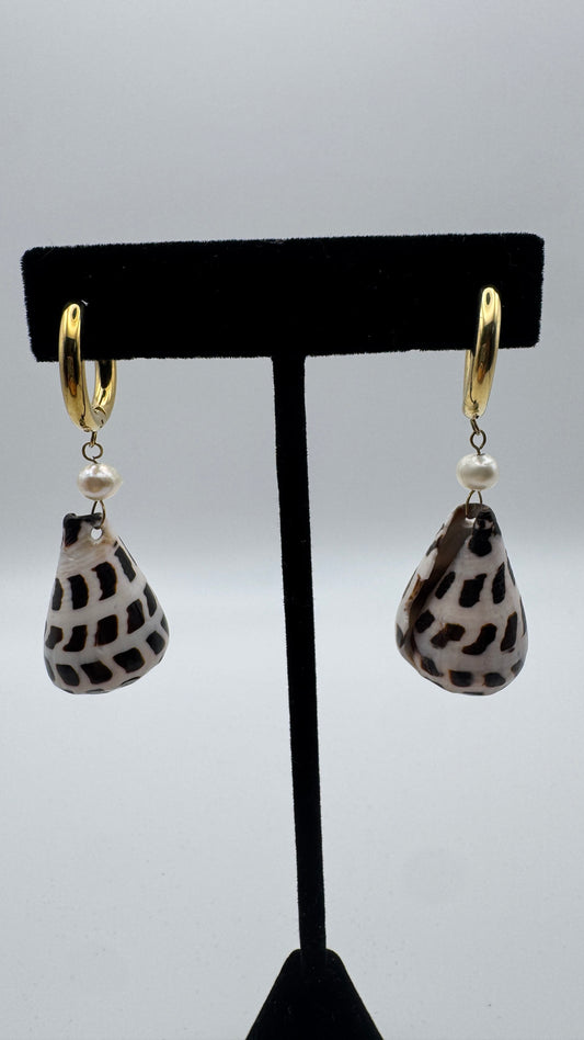The REEF Pearl Earrings